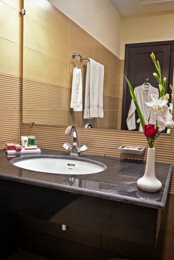 Bathroom 3, Hotel One Sahiwal, Multan