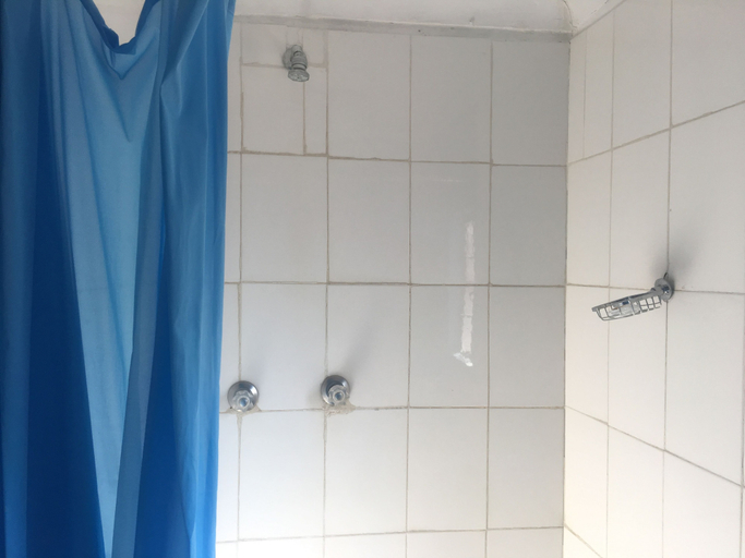 Bathroom 3, Kutse Guesthouse, Kweneng South
