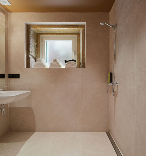 Bathroom 2, Donibanea, Guipúzcoa