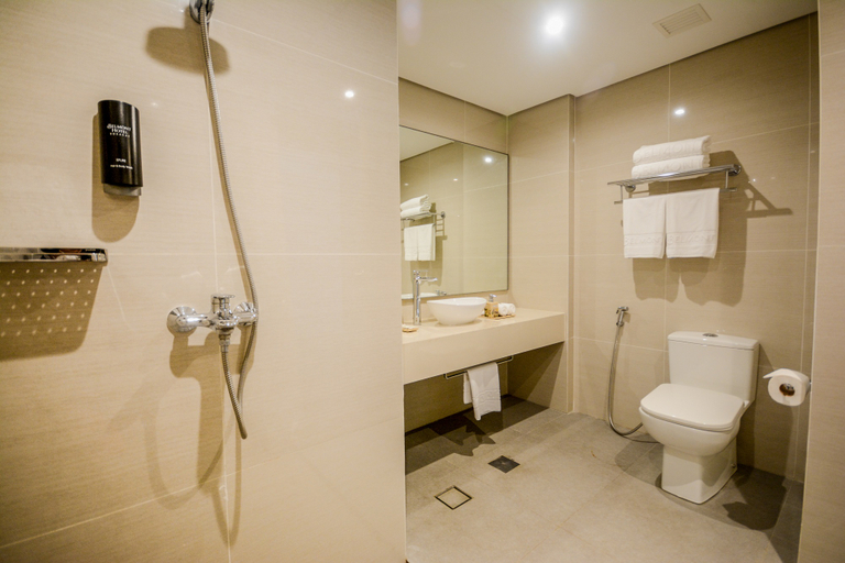 Bathroom 5, Belmont Hotel Boracay near Newcoast Beach, Malay