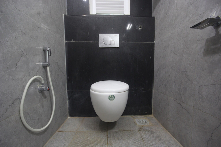Bathroom 5, Hotel Prakash, Nagappattinam