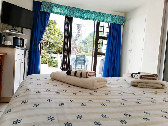 Bedroom 2, Boathouse Bed and Biscuit - Lower Deck, Ugu