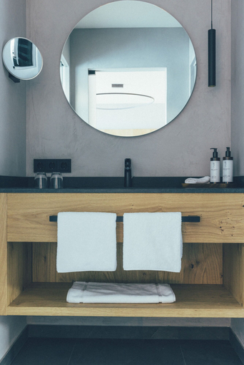 Bathroom 3, Das Gerlos, Schwaz