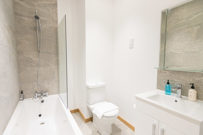 Bathroom 3, Hamilton Grace - The Quadrant, Swindon
