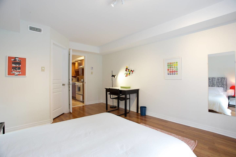 Bedroom 3, Designer Bohemian in the Mile-end!, Montréal