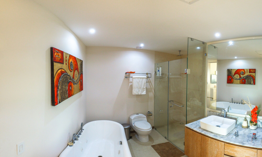 Bathroom, Peninsula Nuevo Vallarta, Compostela