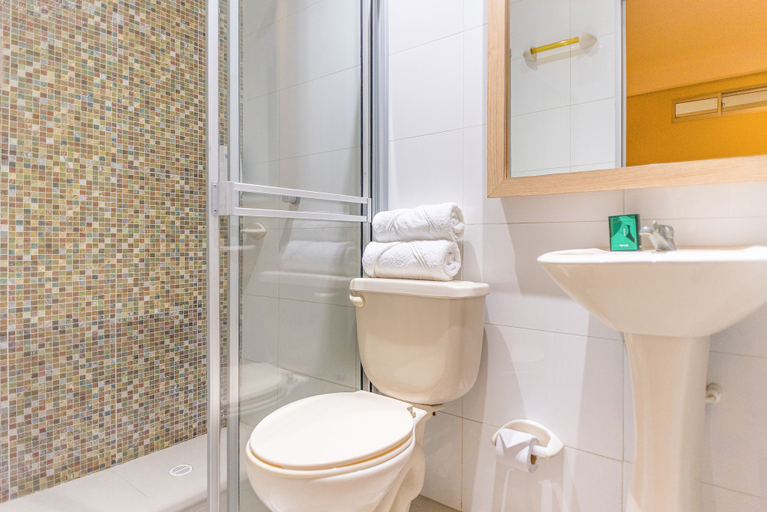 Bathroom 4, Hotel 56 Avenue Plaza, Barranquilla