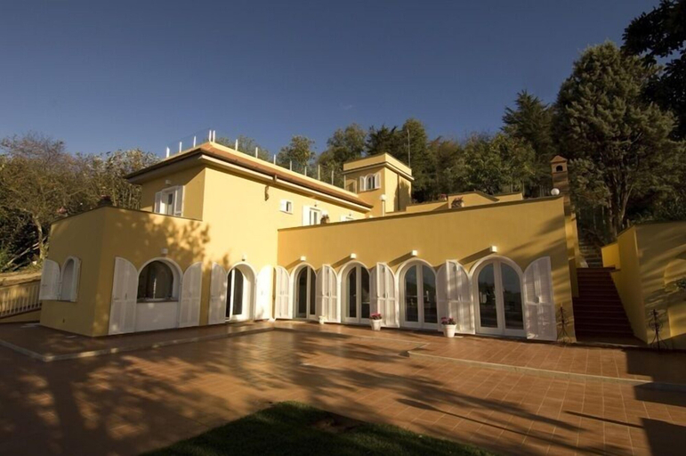 Exterior & Views 2, Exclusive Luxury Villa with Pool and Spa, Napoli