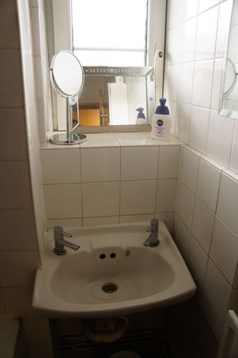 Bathroom, Beechwood House, London