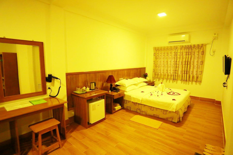 Bedroom 2, Sky Hotel Hlaing Thar Yar Yangon, Yangon