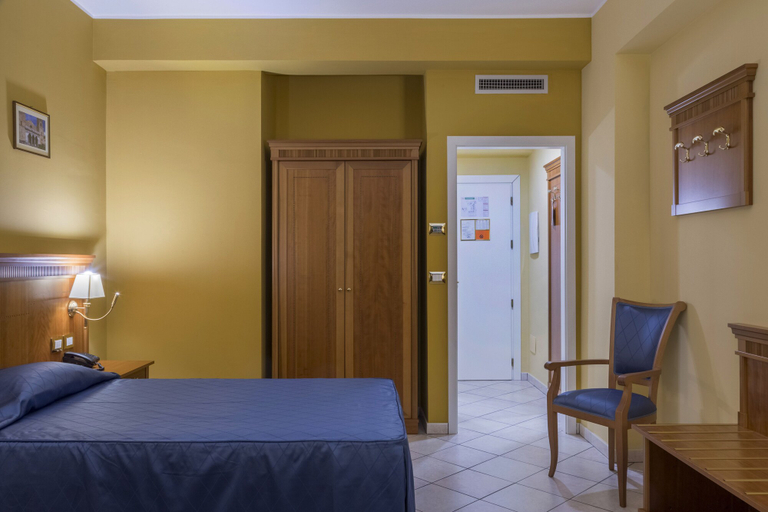 Bedroom 2, Hotel San Michele, Messina