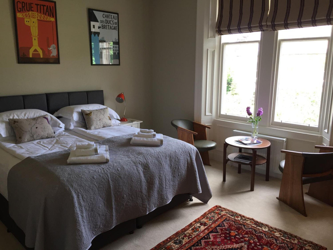 Bedroom 2, Washington House, Highland