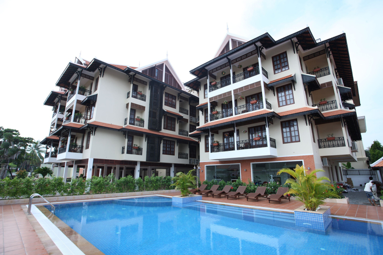 Exterior & Views