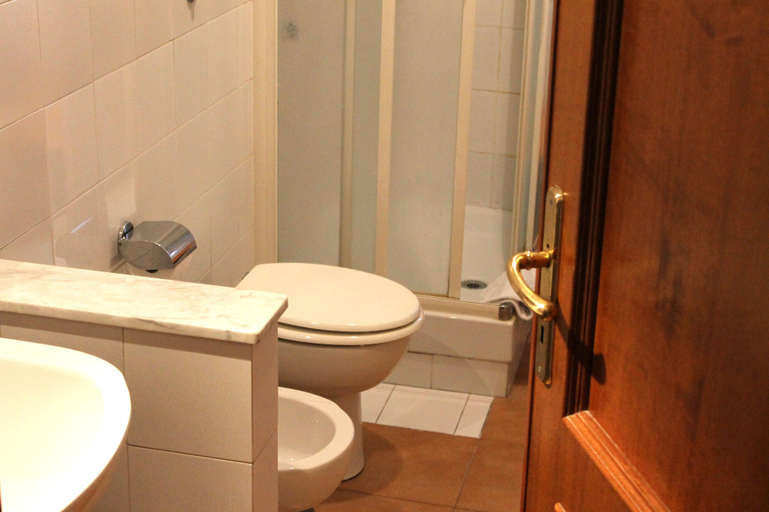 Bathroom 5, B&B Basilica Square, Roma