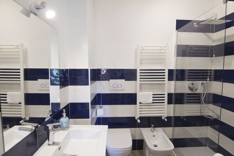 Bathroom 5, Maison Ligea, Napoli