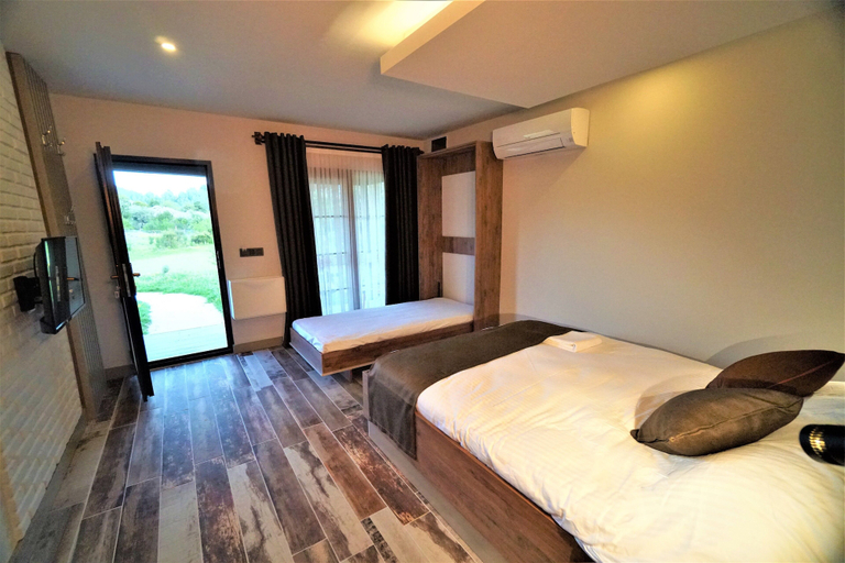 Bedroom 2, Milyos Hotel, Bucak