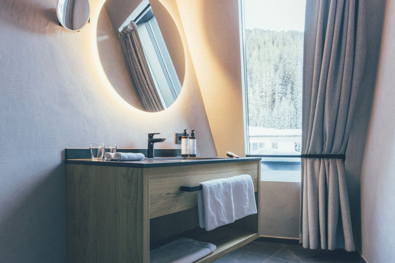 Bathroom 3, Das Gerlos, Schwaz