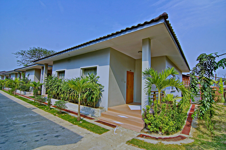 Exterior & Views 2, Triumph Hotel, Mandalay