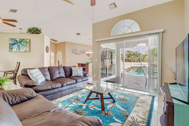 Others 5, 2721 SW 42nd LN, Lee