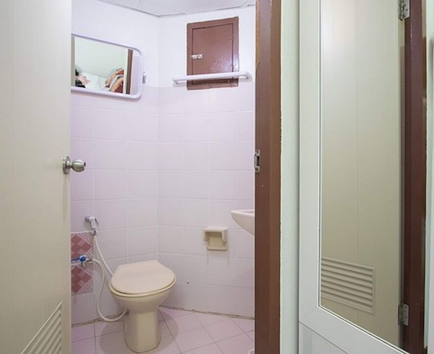Bathroom, P Apartment Nonthaburi, Muang Nonthaburi