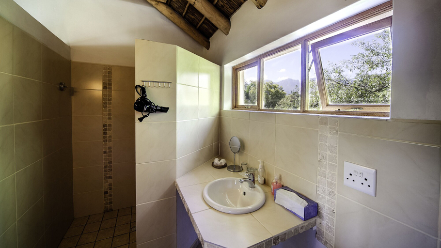 Bathroom 4, GUBAS DE HOEK meet eat sleep, Cape Winelands