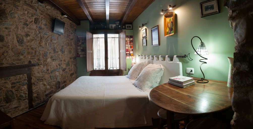 Bedroom 4, Micro Hostal La Puerta del Perdon, León
