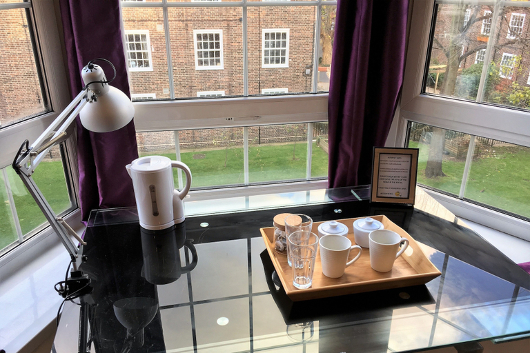 Food & Drinks, Beechwood House, London