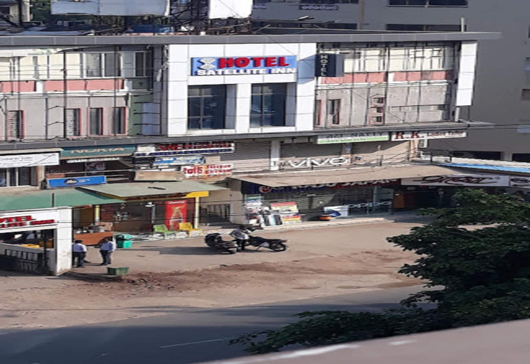 Exterior & Views, Hotel Satellite Inn, Ahmadabad