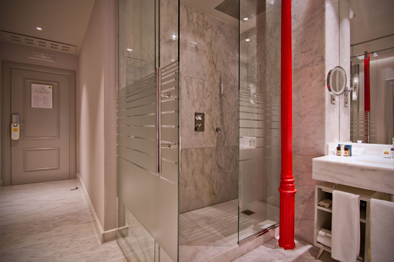 Bathroom 5, Hotel Preciados, Madrid