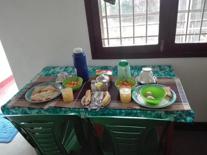 Food & Drinks, Sunbird Backpackers, Entebbe