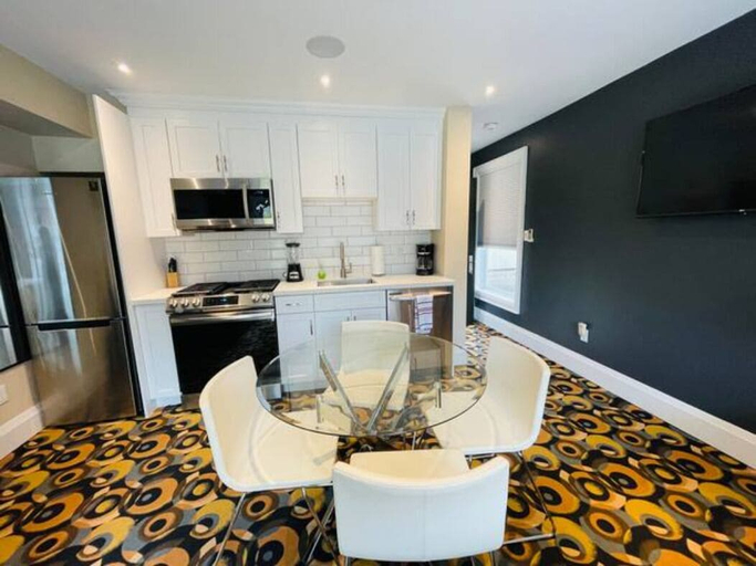 Others 4, Cozy Downtown Condo Suite, Hamilton