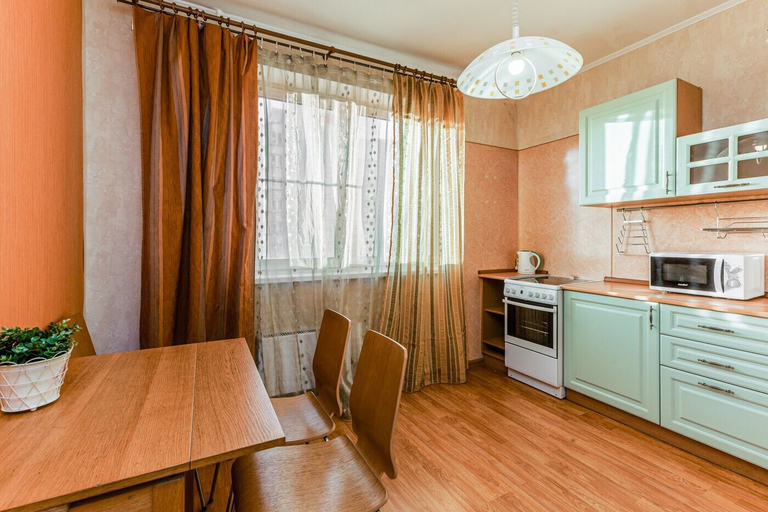 Others 5, Inndays on Polotskaya 25, Western