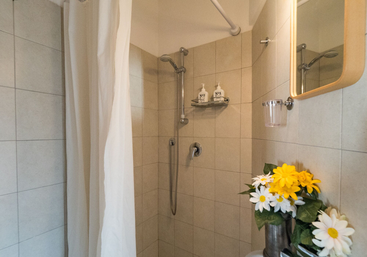 Bathroom 4, El Nin Apartment with Terrace & AC, La Spezia