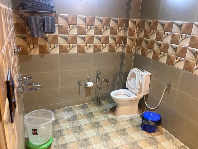 Bathroom, P.VEE RESORTS, Sirmaur
