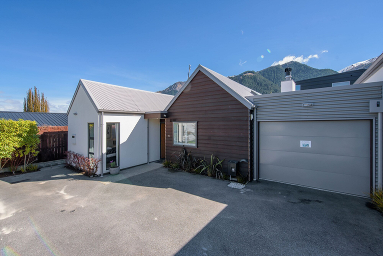 Exterior & Views 2, Central Queenstown 3-Bed Villa by Staysouth, Queenstown-Lakes