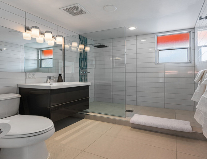 Bathroom 4, The Twist Palm Springs, Riverside