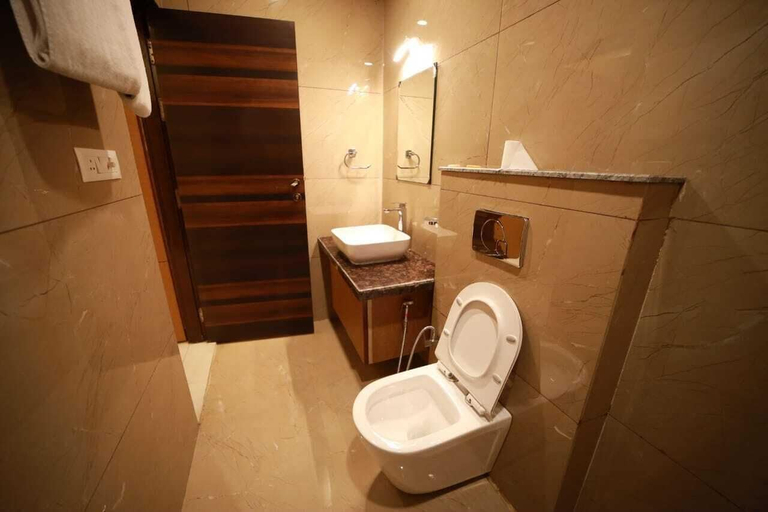 Bathroom 3, Hotel Neerja Inn, Jaipur
