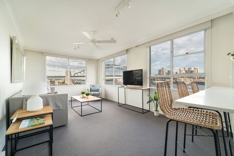 Others 5, Harbourside 49 in North Sydney, Sydney