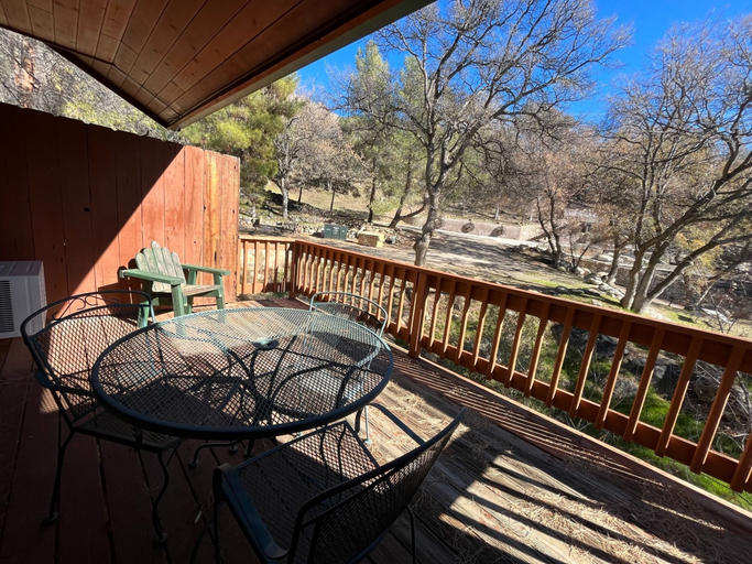 Others 4, Whispering Pines Lodge, Kern