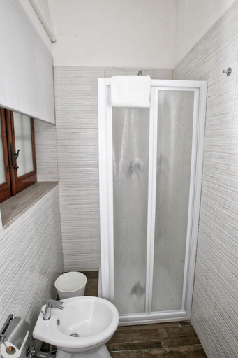 Bathroom 5, Villa al Mare B&B, Bari
