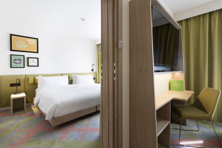 Bedroom 3, Hampton by Hilton Krakow Airport, Kraków