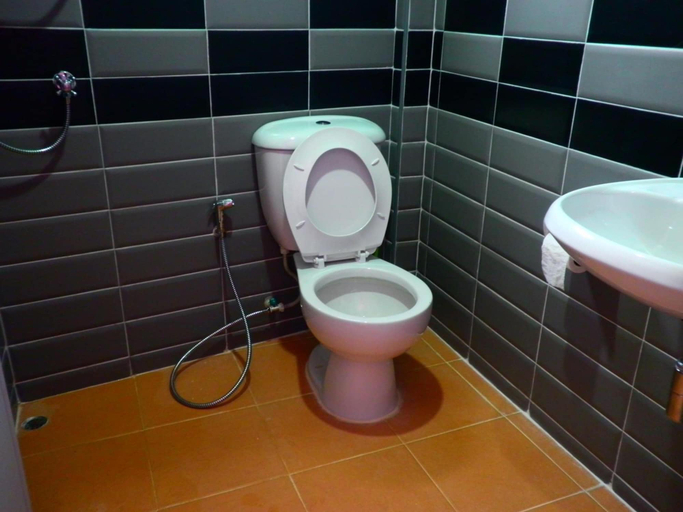 Bathroom 3, Baan Kan Eang Koh Lan, Pattaya