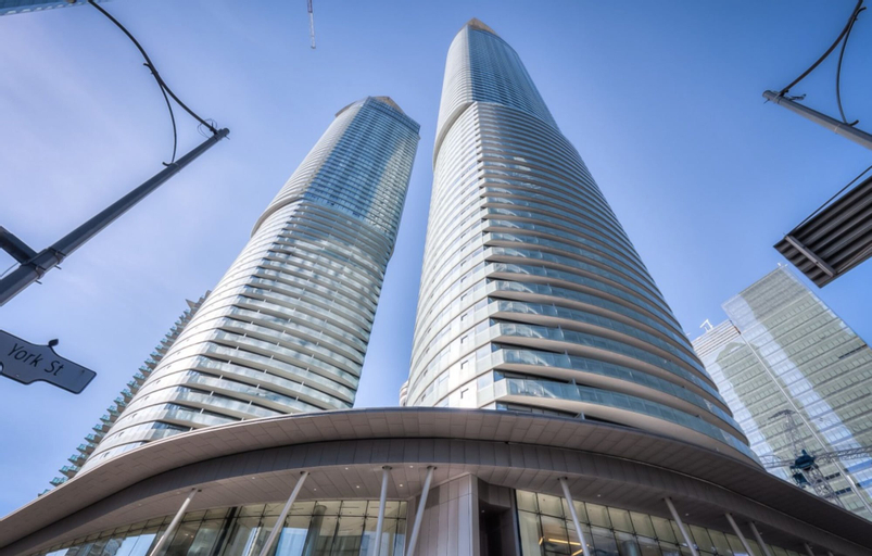 The Bay Suites - Entertainment Dist, Toronto