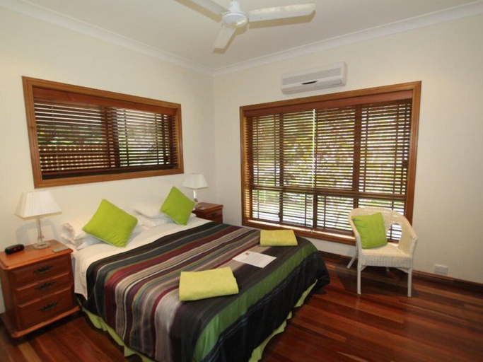Bedroom 3, Hibiscus Lodge Bed & Breakfast, Cardwell