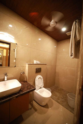 Bathroom 5, Hotel Neerja Inn, Jaipur