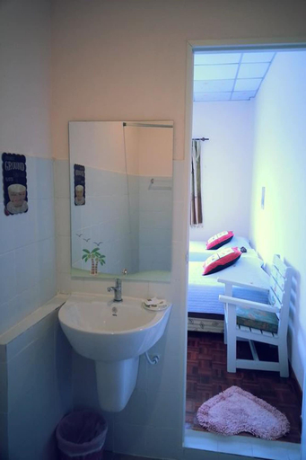 Bathroom 4, Hua Hin Tour Guesthouse, Hua Hin