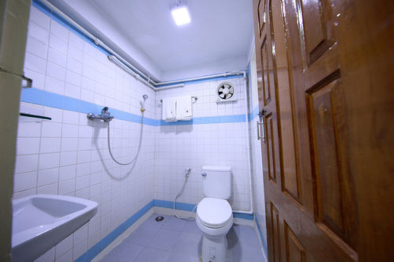 Bathroom 4, Hotel Venus, Mandalay