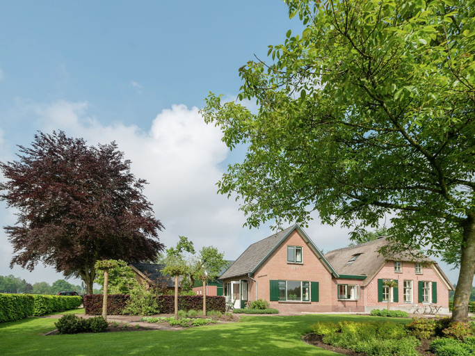 Exterior & Views, Quietly Located Holiday Home in Emst With Enclosed Garden, Epe