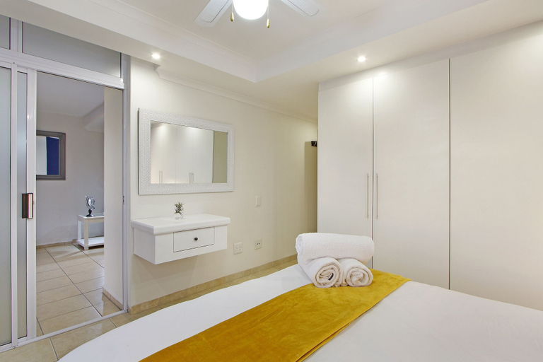 Room 3, Ocean View 303, City of Cape Town