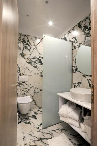 Bathroom 4, Afrodite Suites, Sarandës
